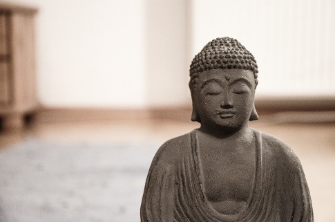 Eine Buddha-Statue als Symbol für Ayurveda