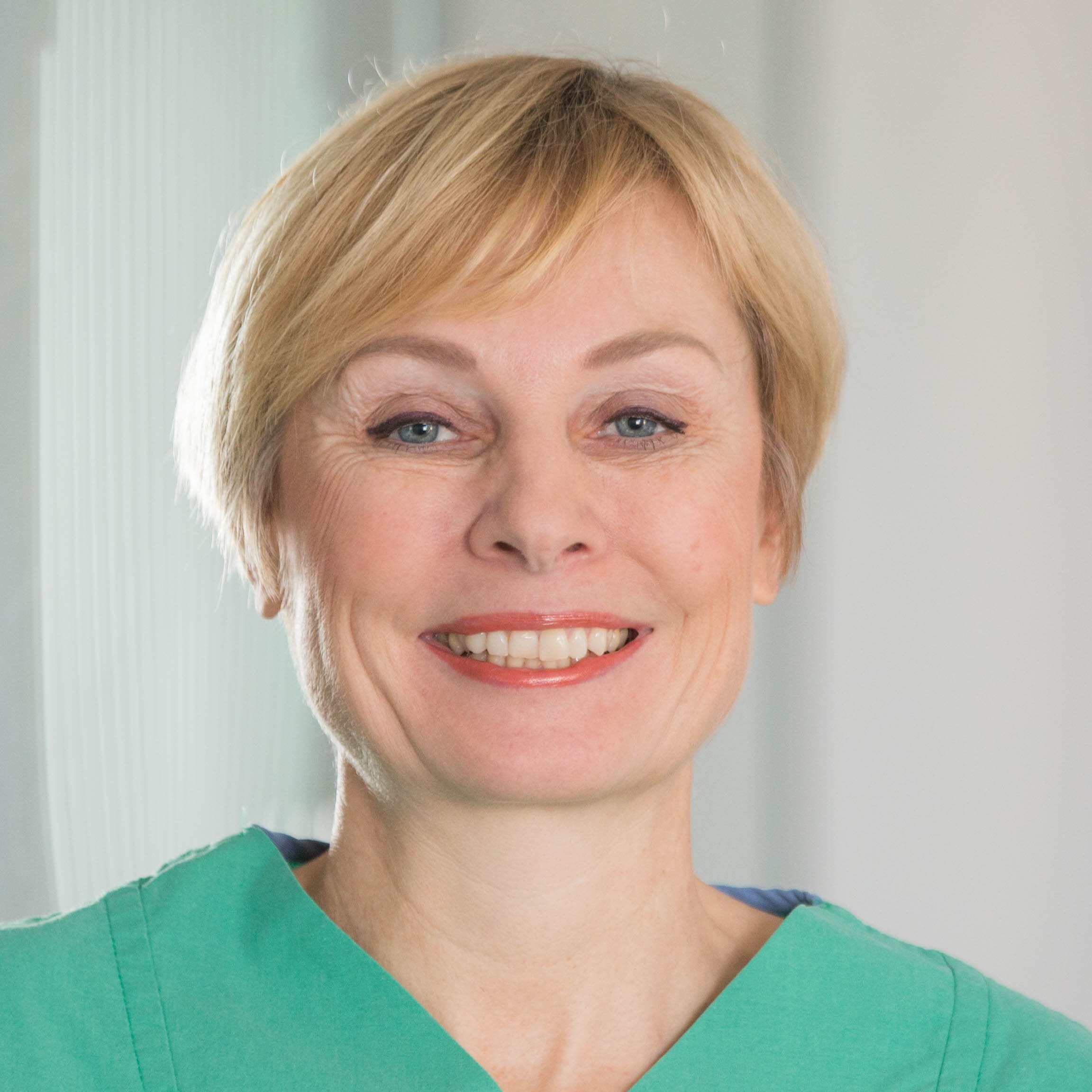 Dr. Ilse Gradwohl-Matis, Anästhesistin im Haus der Schönheit