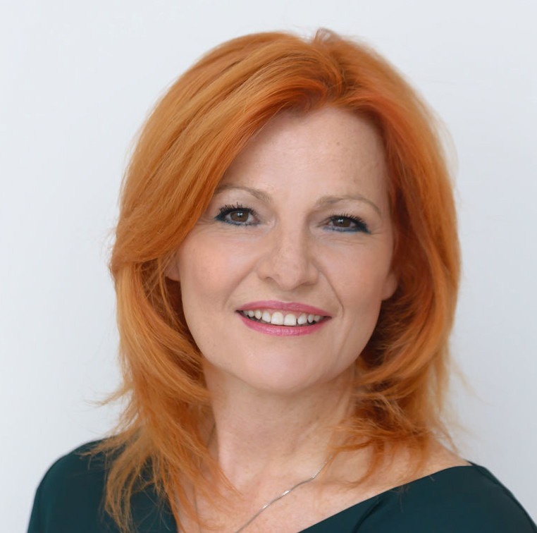 Susanne Kamper, Hypnose, Wiener Neustadt