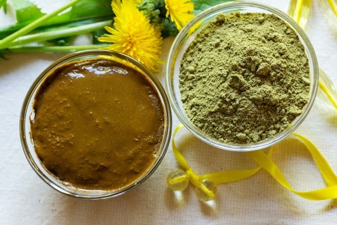 Hennapulver und Hennapaste zum Färben der Augenbrauen