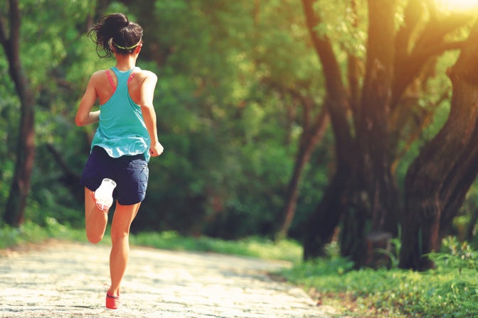 Frau beim Joggen