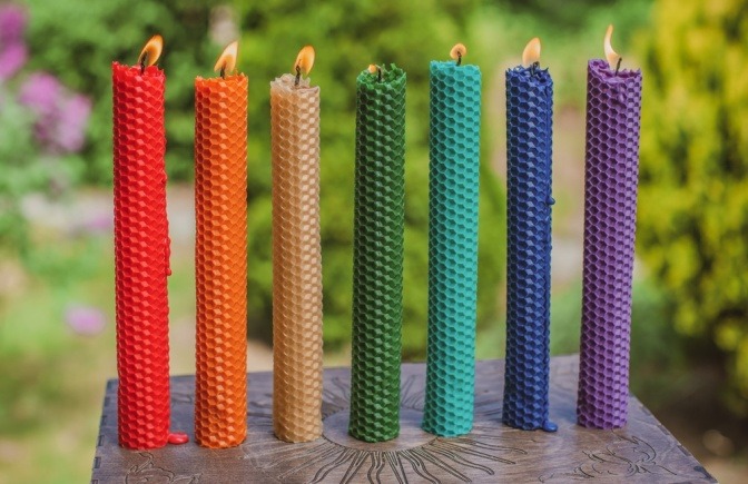Chakra Kerzen in verschiedenen Farben