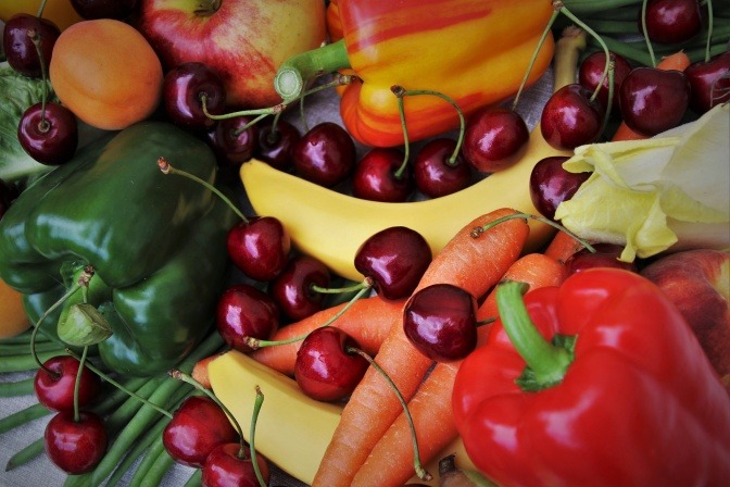 Buntes Obst zum Stärken der Abwehrkräfte