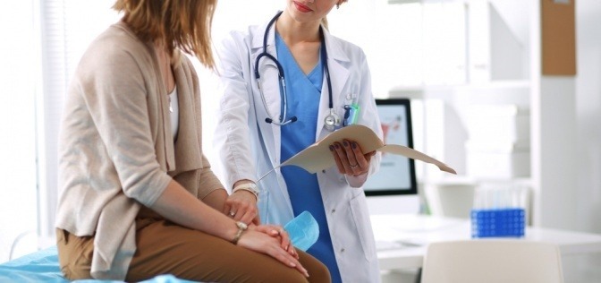 Eine Beratung für eine Frequenztherapie findet statt