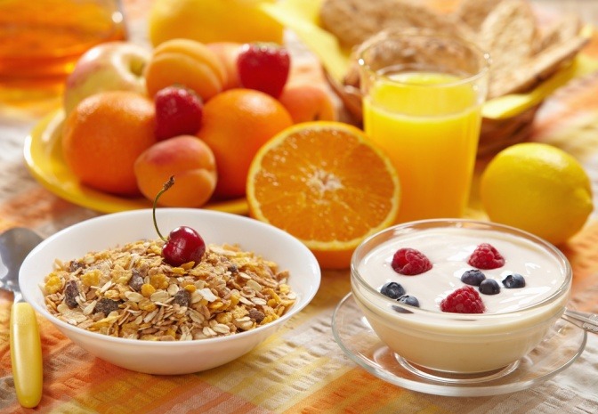 Ein Frühstück ist gedeckt