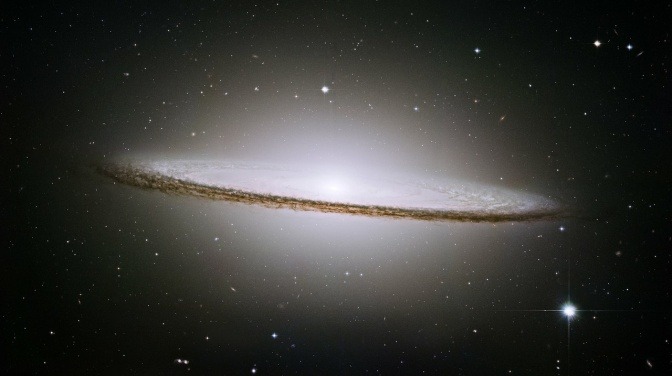 Man sieht einen Blick auf die Galaxie