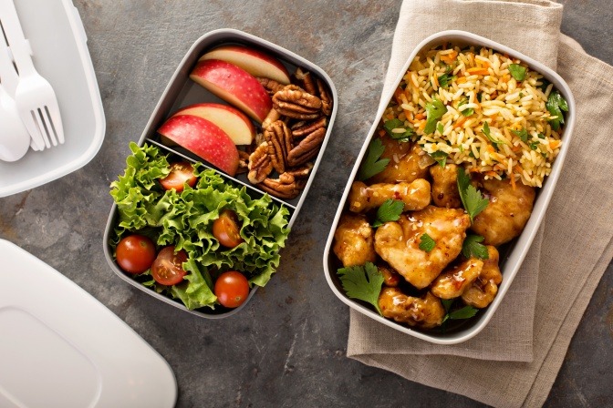 Lunchbox mit gesunden Essen. 