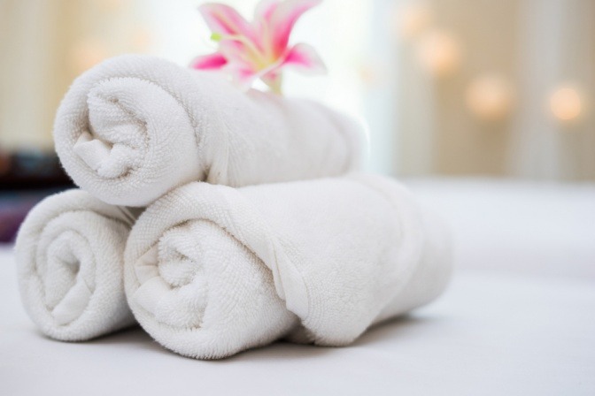 Handtücher für einen Spa Aufenthalt liegen bereit