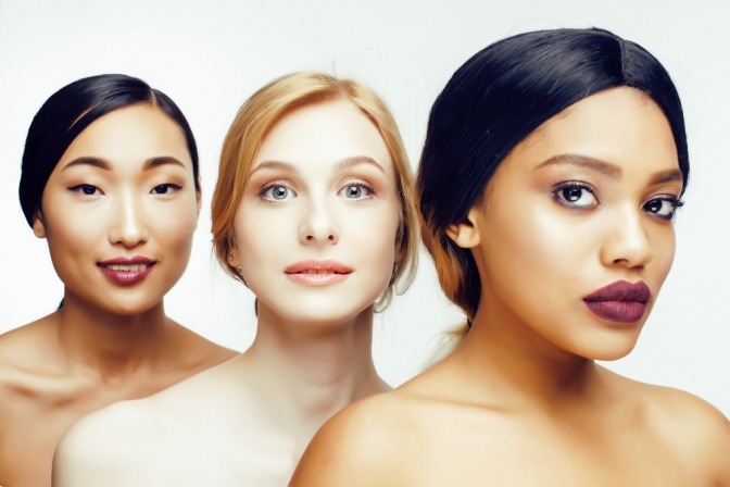 Frauen mit verschiedenen Hauttypen