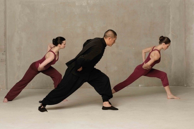 Tulku Lobsang macht Lu Jong Yoga