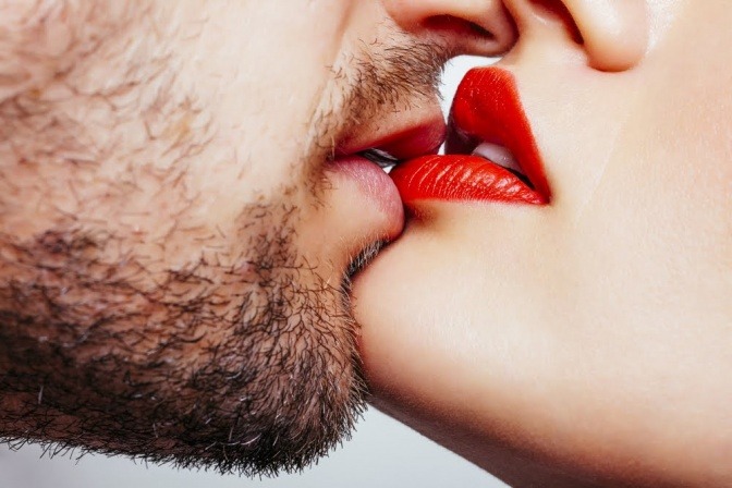 Ein Kuss signalisiert Lust auf Sex