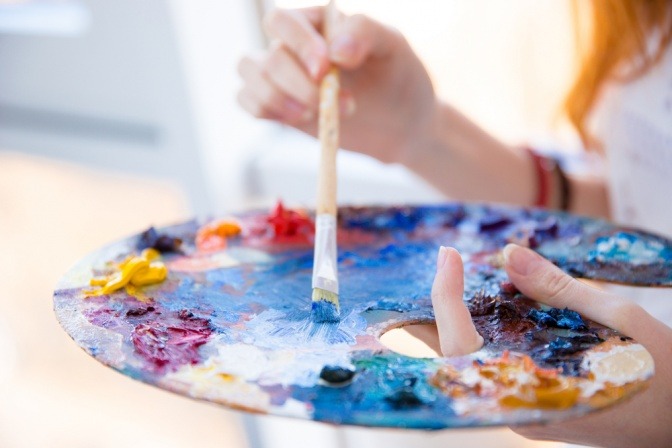 Malpalette mit Farben