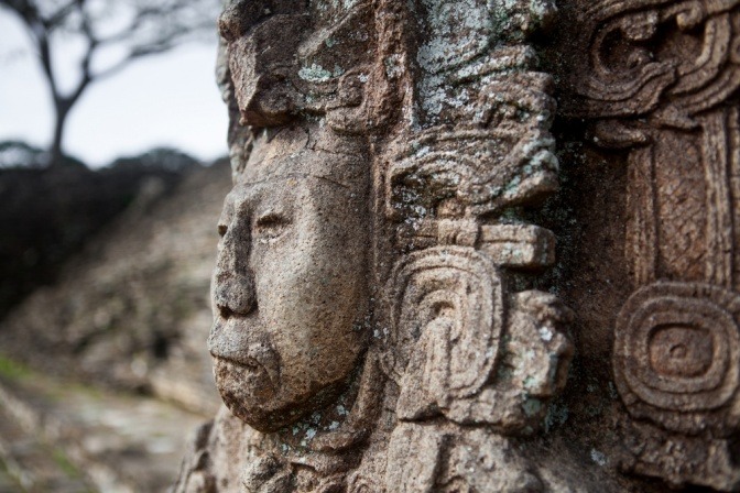 Stele der Maya-Kultur