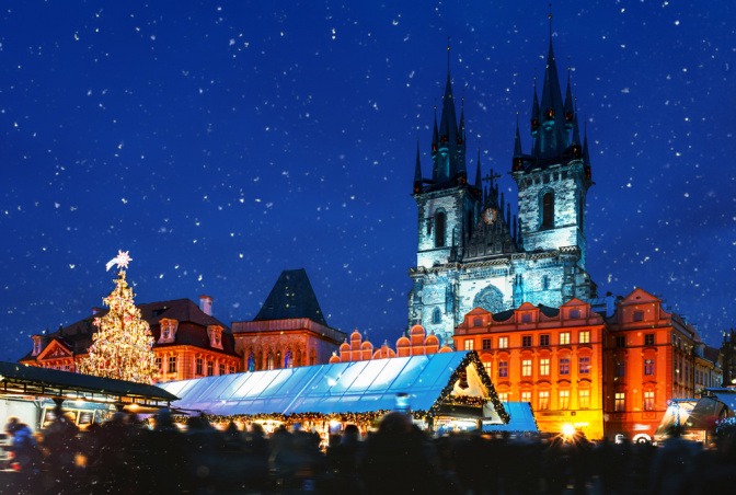 Weihnachtsmarkt in Prag zu Neumond im Dezember