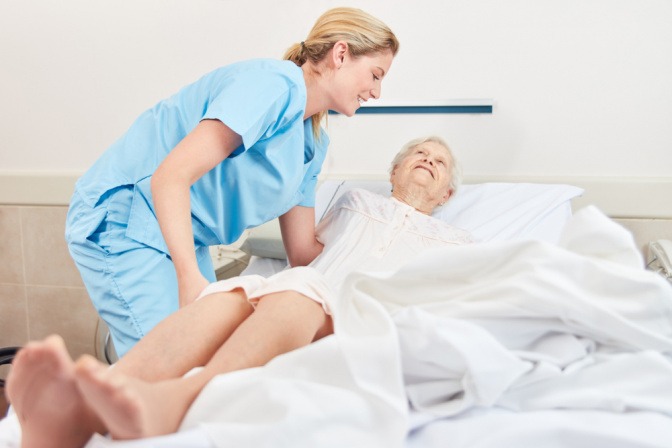 Prophylaxen in der Pflege: Dekubitus und Co. vermeiden