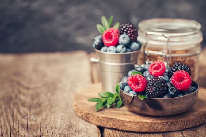 Beeren mit Vitaminen als Radikalfänger in der Ernährung 