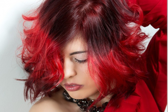 Frau mit roten Haaren