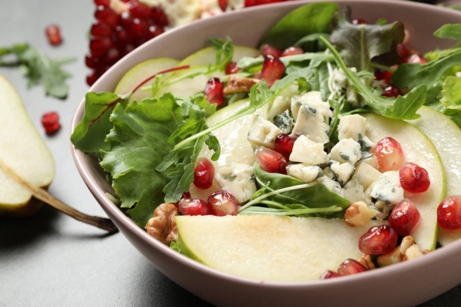 Salat mit Granatapfelkernen