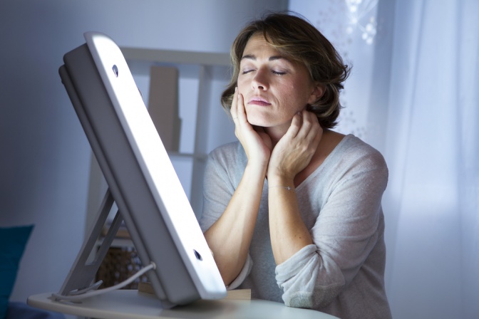 Ergänzen Sie das fehlene Sonnenlicht durch Lichttherapie