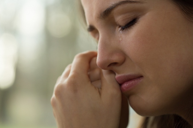Viele Menschen leiden an einer Depression, Therapie kann da helfen