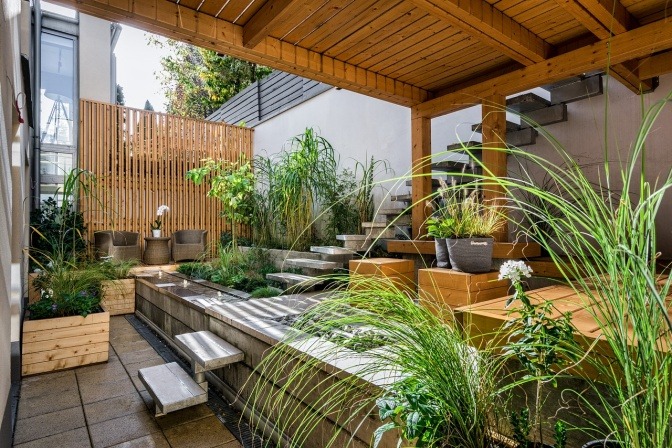 Eine moderne Terrasse auf kleinem Platz