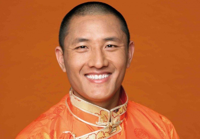 Tulku Lobsang ist hoher Buddhistischer Meister und Lehrer