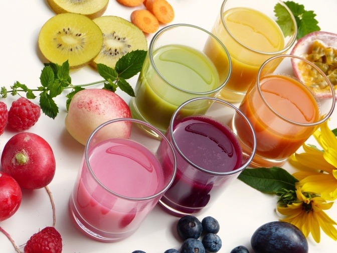 Smoothies und Früchte