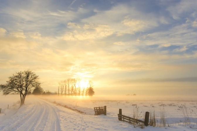 Winterlandschaft mit Sonne