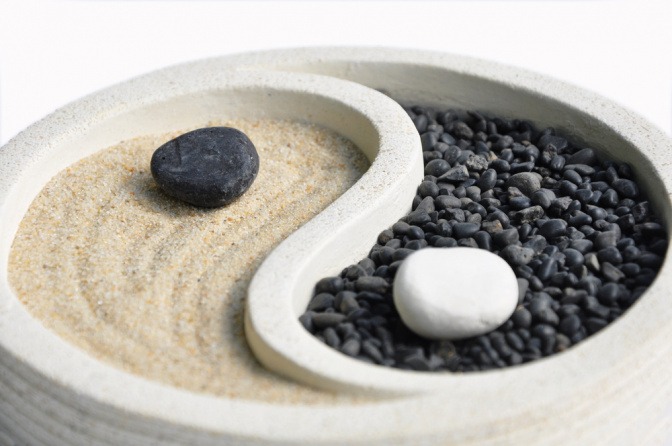 Eine Schüssel ist ein Abbild des Yin-Yang-Prinzips