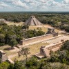 Luftbild der antiken Maya-Stadt Chichen Itza