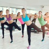 Frauen machen den Fitnesstrend Aerobic