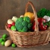 Gemüse und Obst wirken basisch auf unseren Körper. 