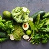 Grünes Gemüse mit Glutathion in einer Schüssel