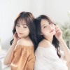 Zwei koreanische Frauen mit schöner Haut