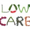 Mit Gemüse ist der Schriftzug Low Carb geschrieben