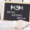 Auf einer Tafel steht MSM Methyl Slulfonyl Methan