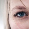 Auge mit schönen Wimpern