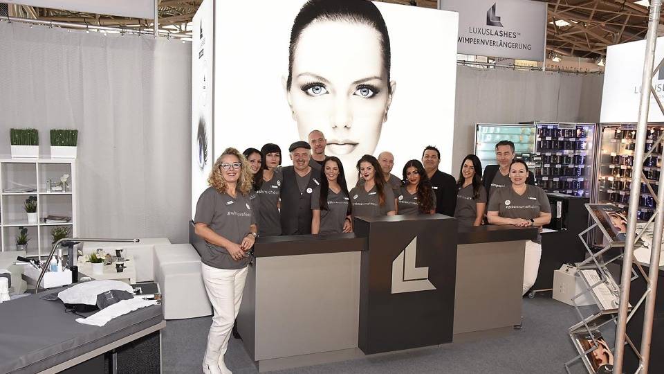 Zahlreiche Besucher pilgerten zum Veranstaltungsort Messe München Luxuslashes beim Beauty-Forum in München