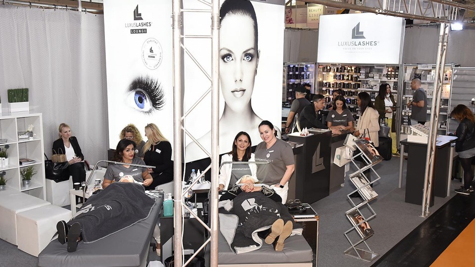 Fachbesucher und Beauty-Professionals sind von 28. bis 29. Oktober 2017 wieder voll auf ihre Kosten gekommen. Luxuslashes bei der Beauty-Messe in München