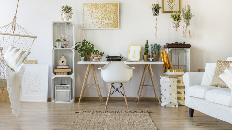 Je prunkvoller, desto besser! Eine Sitzgruppe mit goldenen Akzenten