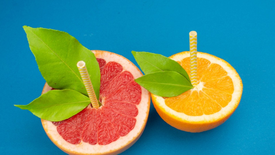 Grapefruits sind vitaminreich und ideal, um Gewicht zu verlieren Grapefruits zum Trinken und Abnehmen