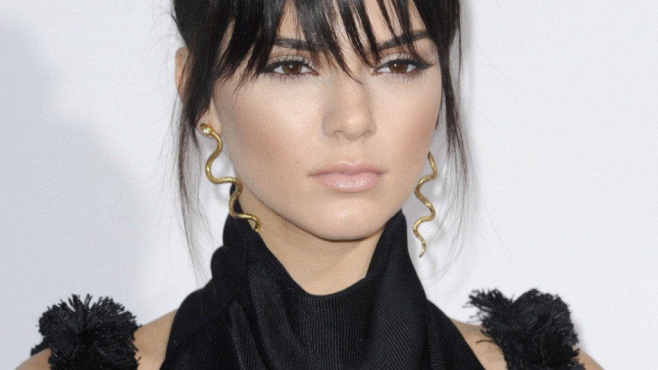 Kendall Jenner mit Stirnfransen Kendall Jenner mit Pony