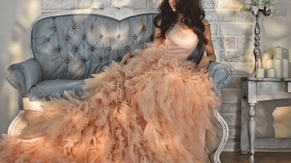 Kleid in der Farbe Rosegold Kleid in der Farbe Rosegold