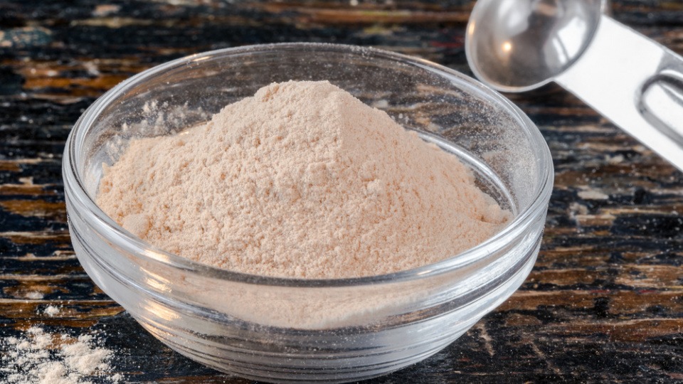 Lucuma kann als Zuckerersatz verwendet werden und soll auch vor Diabetes schützen Lucuma ist zu Pulver verarbeitet