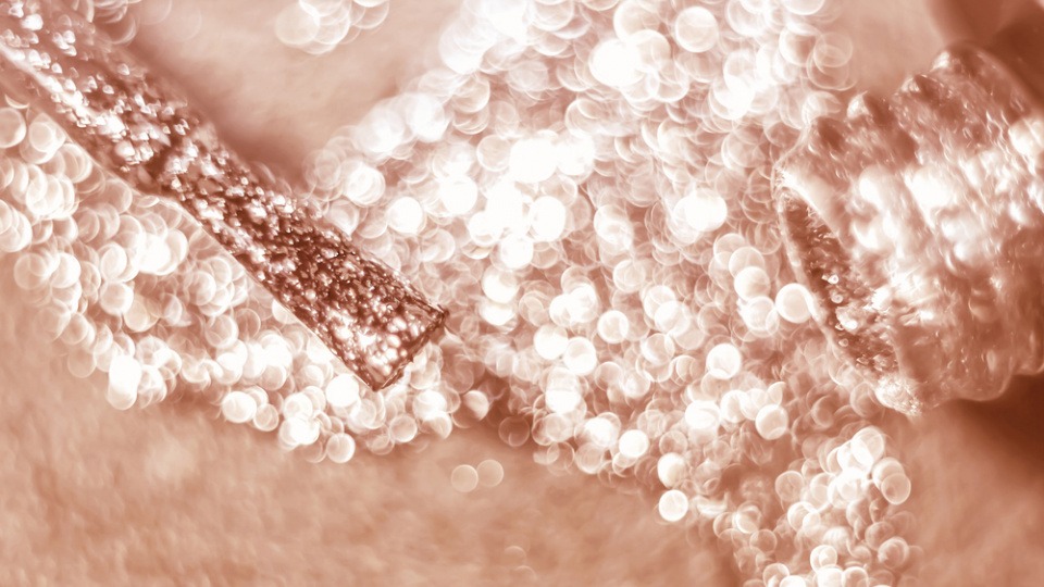 Nagellack in der Farbe Rosegold Nagellack in der Farbe Rosegold