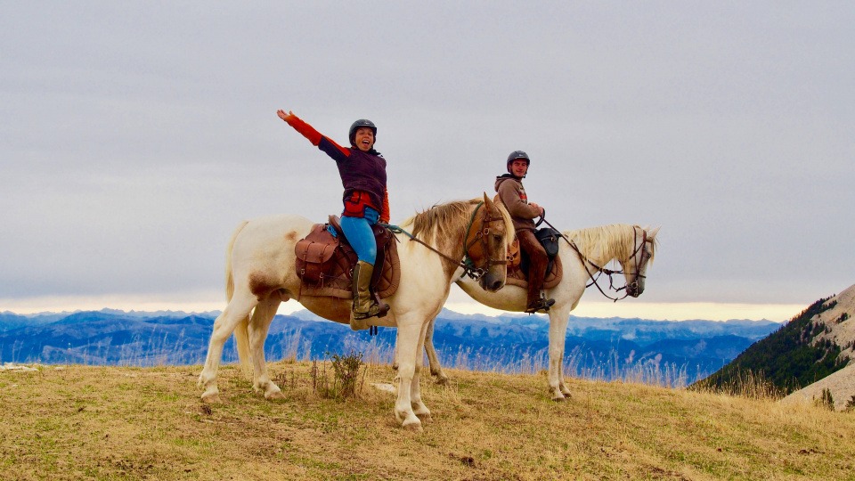 Florian Hornig reist mit einer zweiten Person auf Pferden durch die Provence Florian Hornig reist mit einer zweiten Person auf Pferden durch die Provence