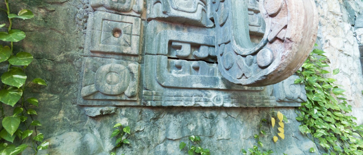 Ruinen der Maya im Jungle von Yucatan