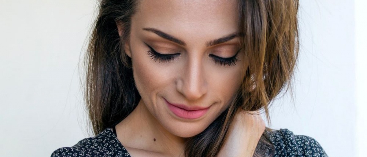 Frau mit schöner Haut durch rechtzeitiges Anti-Aging