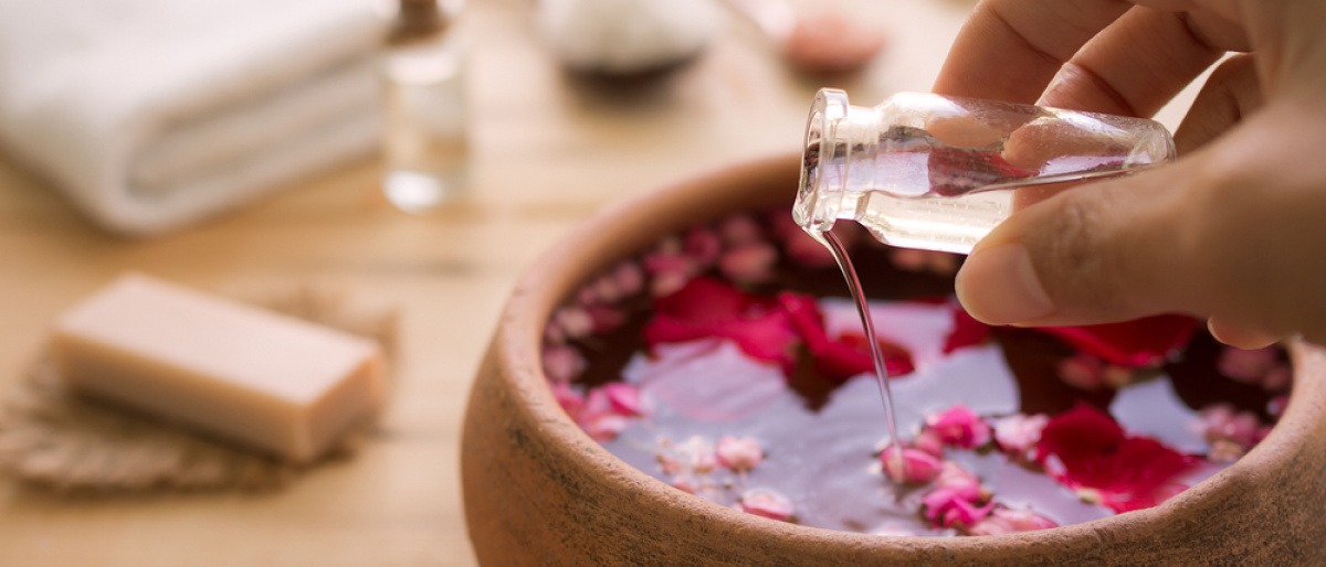duftende Pflanzen und Öle für die Aromapflege