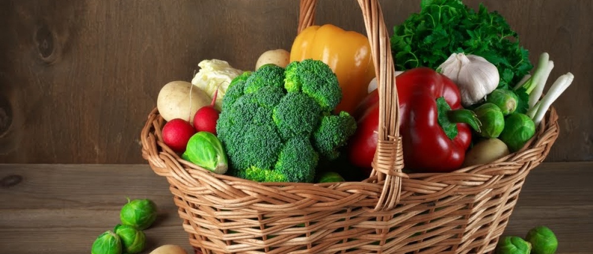 Gemüse und Obst wirken basisch auf unseren Körper. 